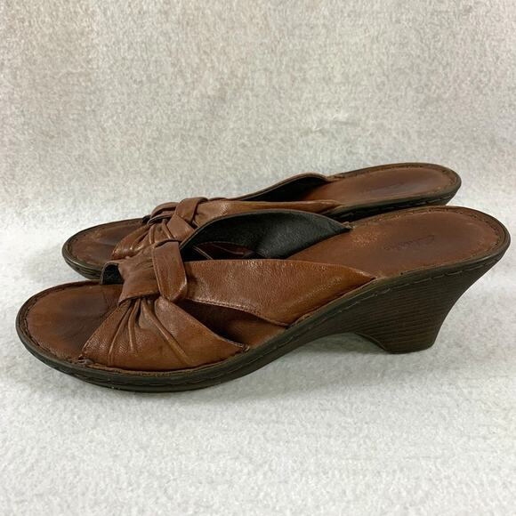 Clarks Womens Artisian Leather Sandal‎ Sz 10 B Brown Slip on Wedge - Picture 2 of 9
